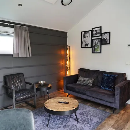 Contemporary In Chalet Kaatsheuvel
